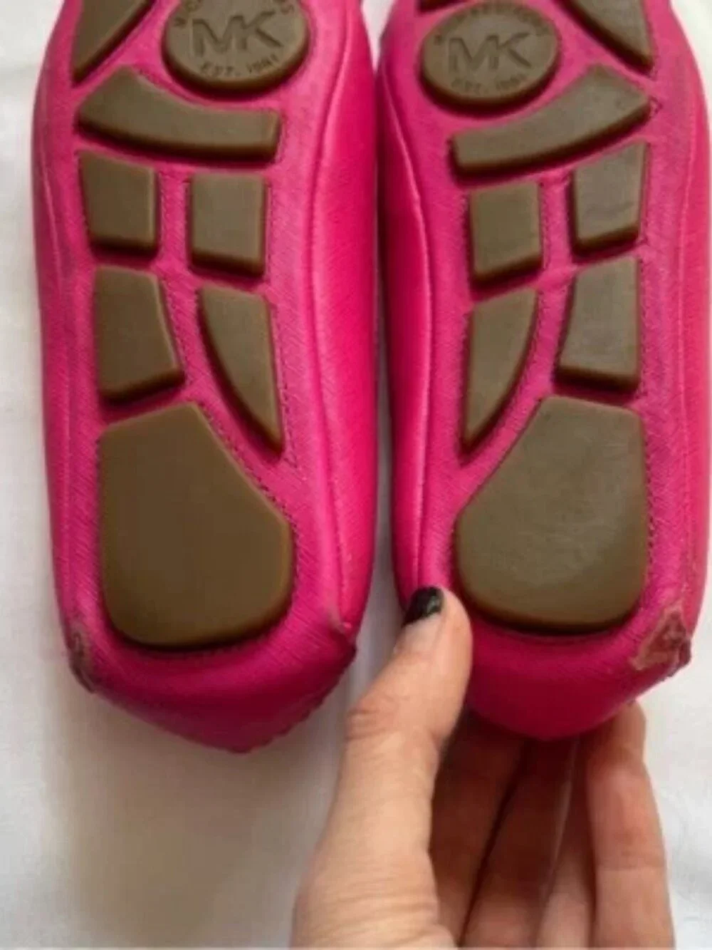 Women’s Michael Kors Fulton Faux Saffiano Leather Magenta Pink Moccasin Size 6